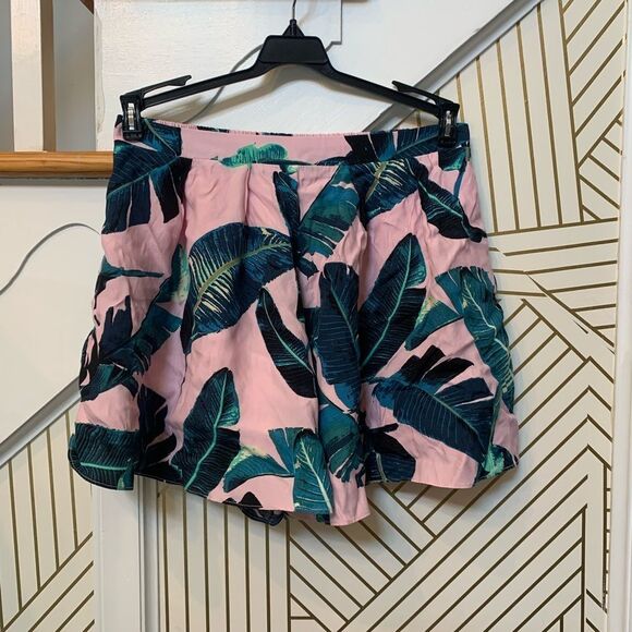 Sugar lips Dolce Tropical Print Pleated Shorts - Picture 6 of 7